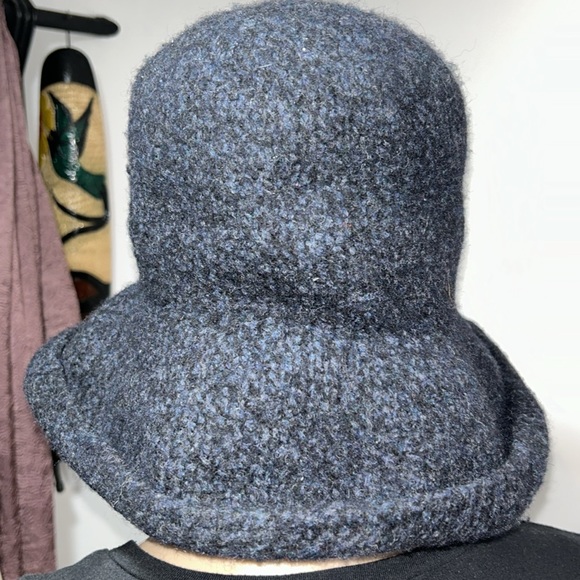 Wool bucket hat - Picture 2 of 3